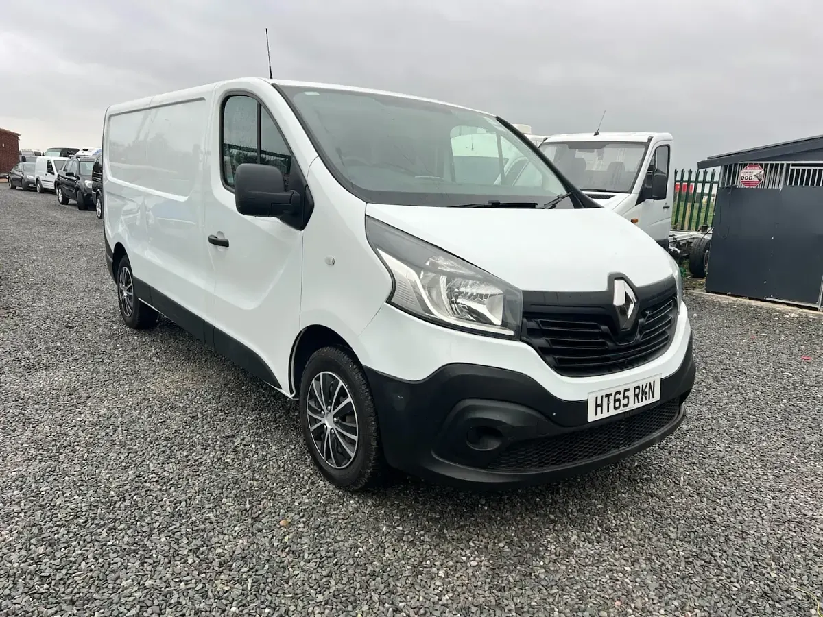 Used Renault Trafic Business 115 HP (84 kW) 2016 White MPV