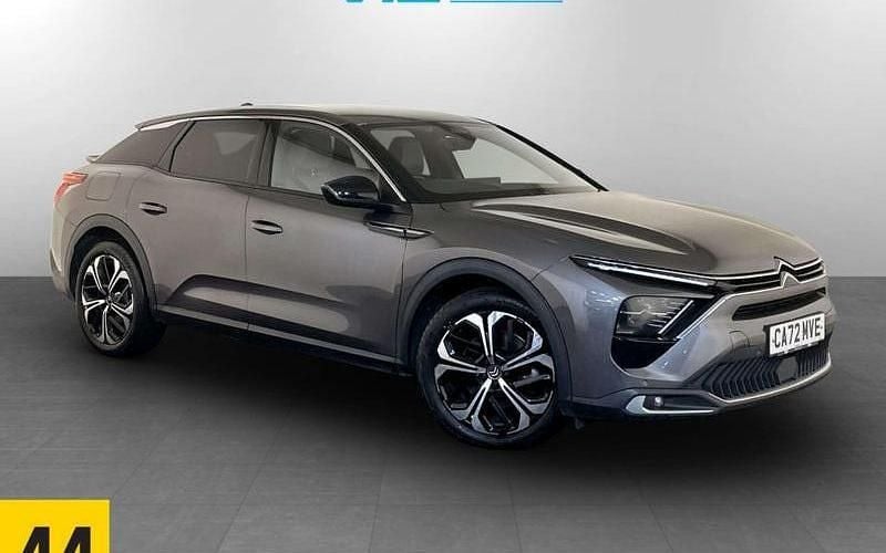 Used 2023 Citroën C5 X Shine Estate | £14,495 (Good price) - Image 1/2