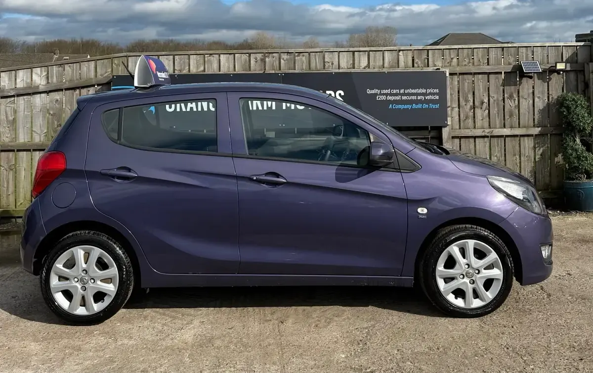 Used Vauxhall Viva 75 HP (55 kW) 2017 Purple Hatchback