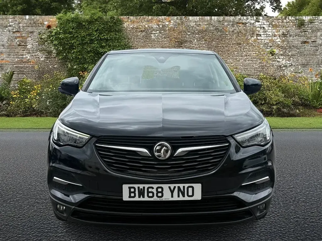 Used Vauxhall Grandland X S 130 HP (95 kW) 2019 Black SUV