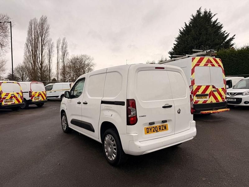 Used Vauxhall Combo Sportive 100 HP (73 kW) 2020 White MPV
