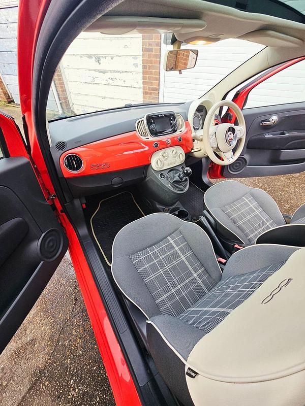 Used Fiat 500 Lounge 69 HP (50 kW) 2016 Pink Hatchback