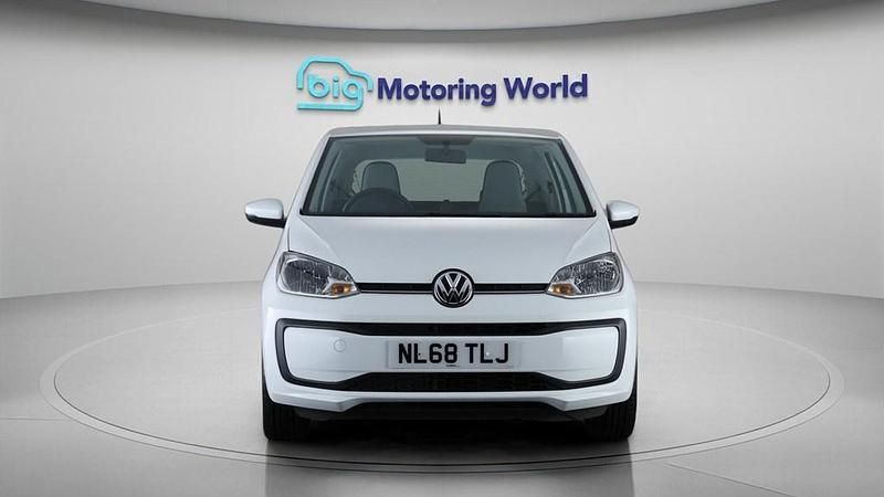 Used VW up! S 60 HP (44 kW) 2018 White Hatchback