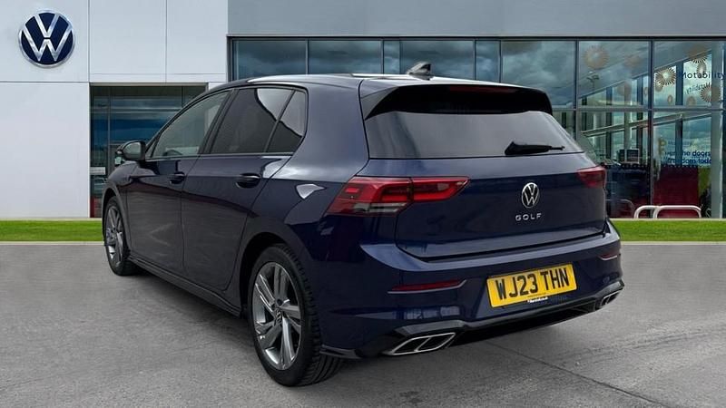 Used VW Golf VIII R-line 130 HP (95 kW) 2023 Atlantic blue metallic