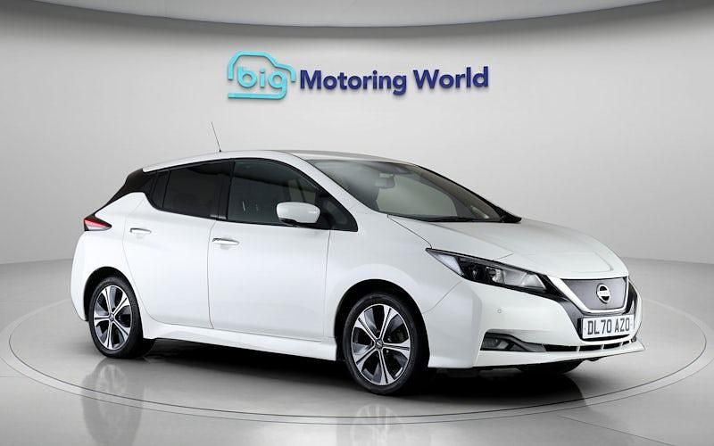 Used Nissan Leaf N-Connecta 110 kW (150 HP) 2020 White Hatchback