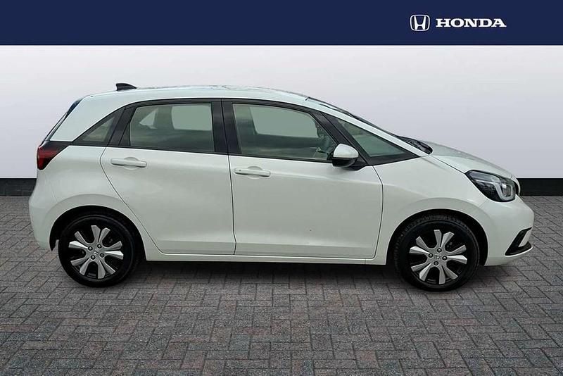 Used Honda Jazz Hybrid 109 HP (80 kW) 2023 White Hatchback