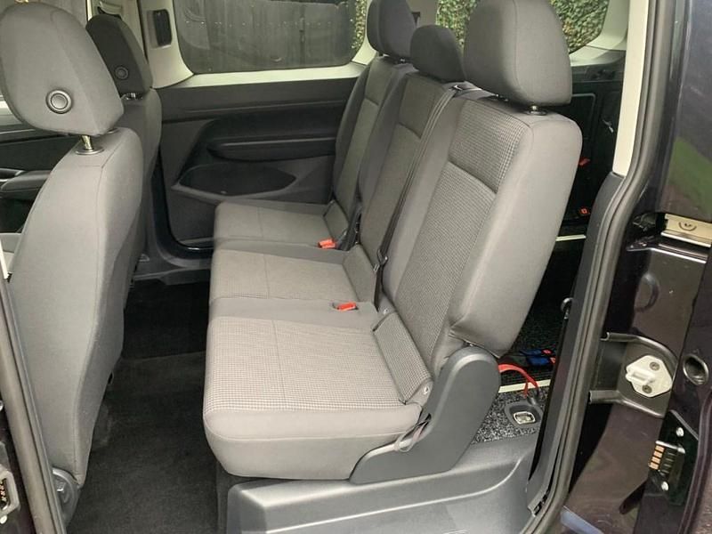 Used VW Caddy Maxi 114 HP (83 kW) 2023 Blue MPV