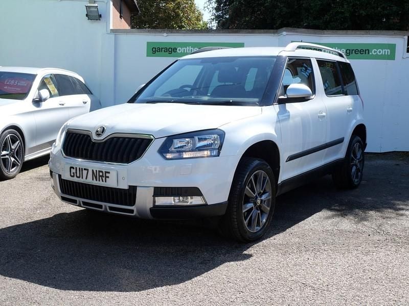 Moon white metallic Used 2017 Skoda Yeti SE Drive SUV | £13,495 (Fair price) - Image 1/4