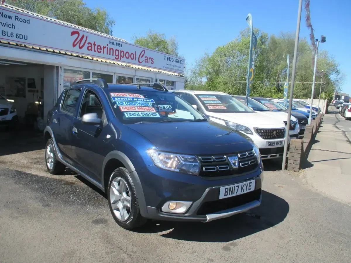 Used Dacia Sandero Lauréate 2017 Blue Hatchback