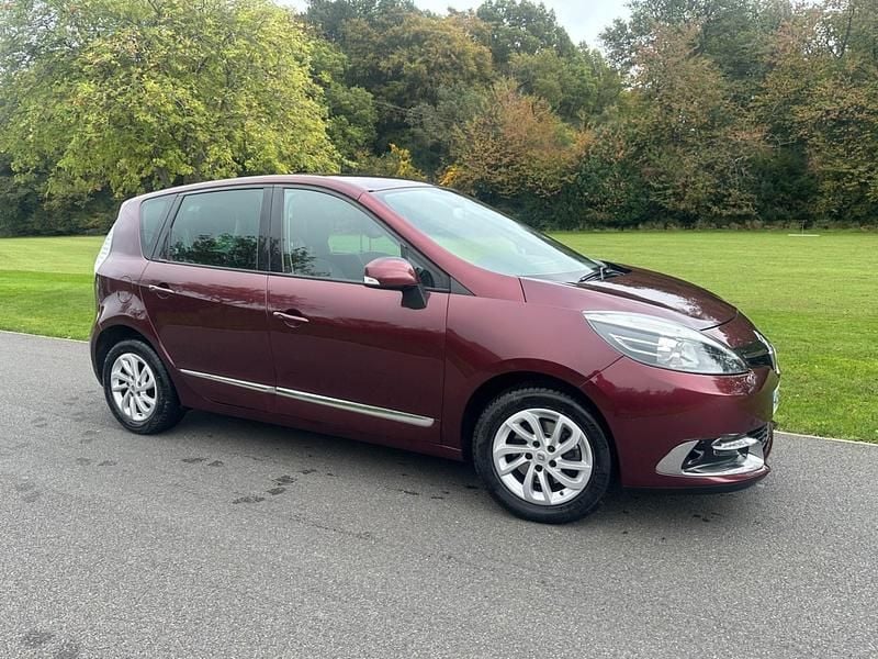 Red Used 2015 Renault Scénic III Dynamique MPV | £2,995 (Super price) - Image 1/4