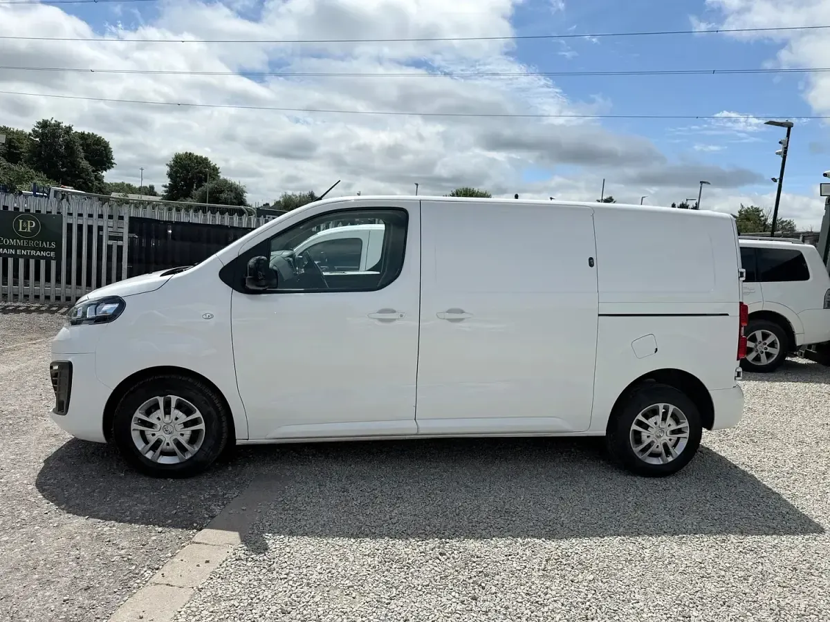 Used Vauxhall Vivaro Sportive 150 HP (110 kW) 2022 White MPV