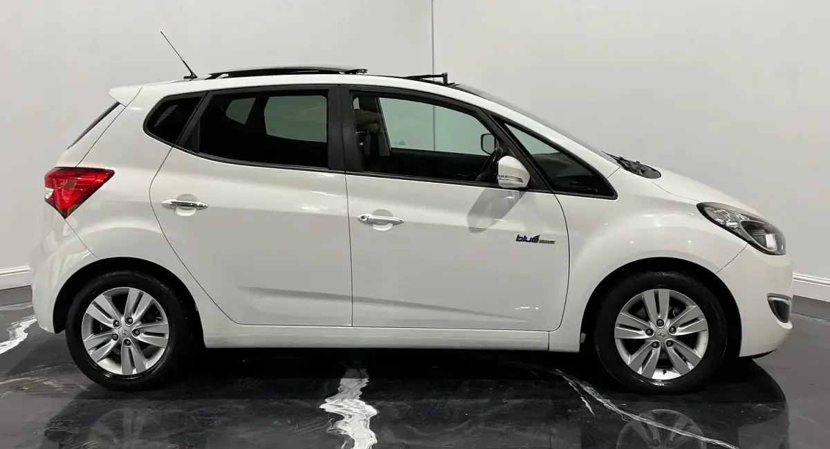 Used Hyundai ix20 Style 115 HP (84 kW) 2013 White Hatchback