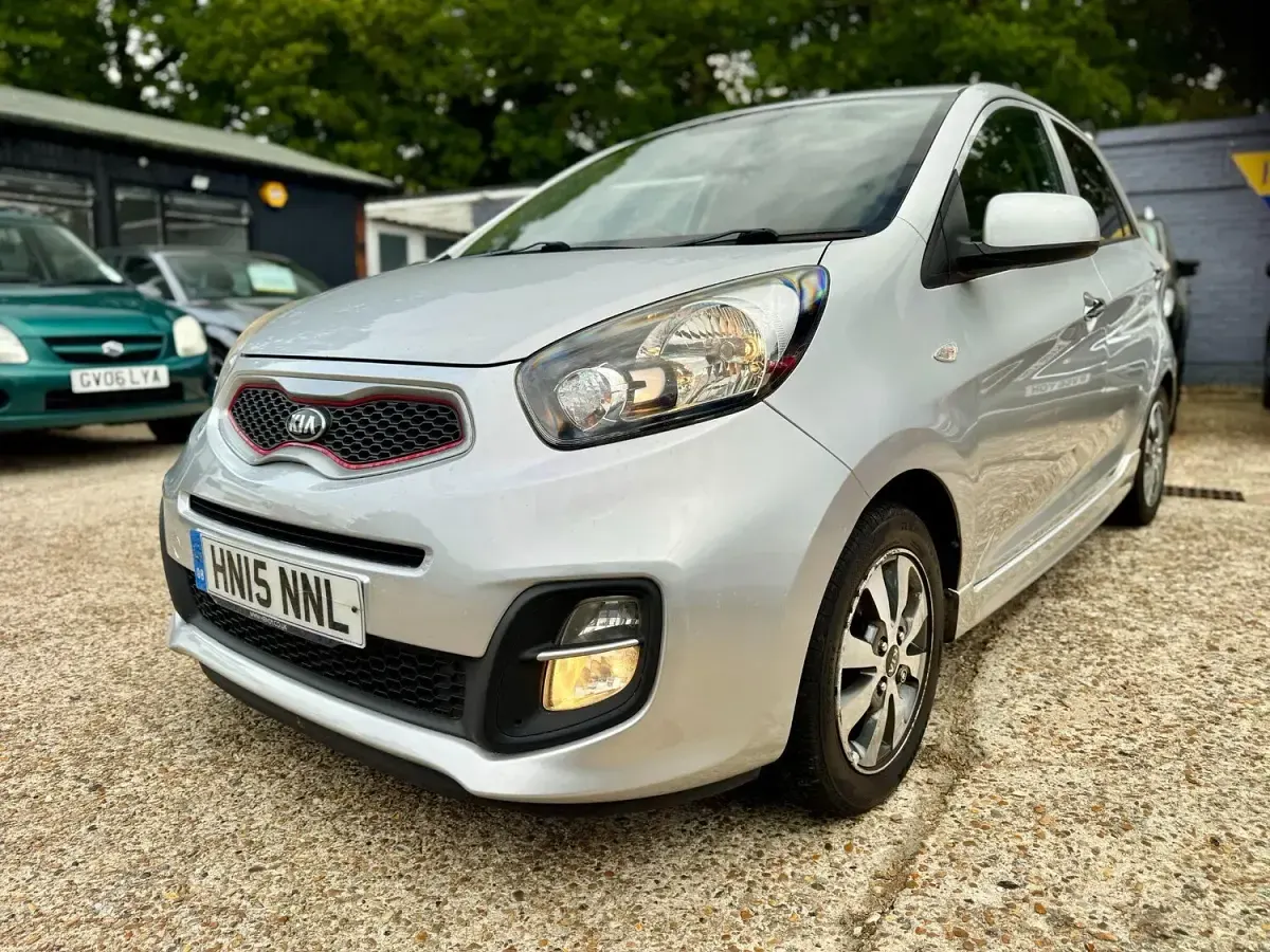 Used Kia Picanto 68 HP (50 kW) 2015 Silver Hatchback