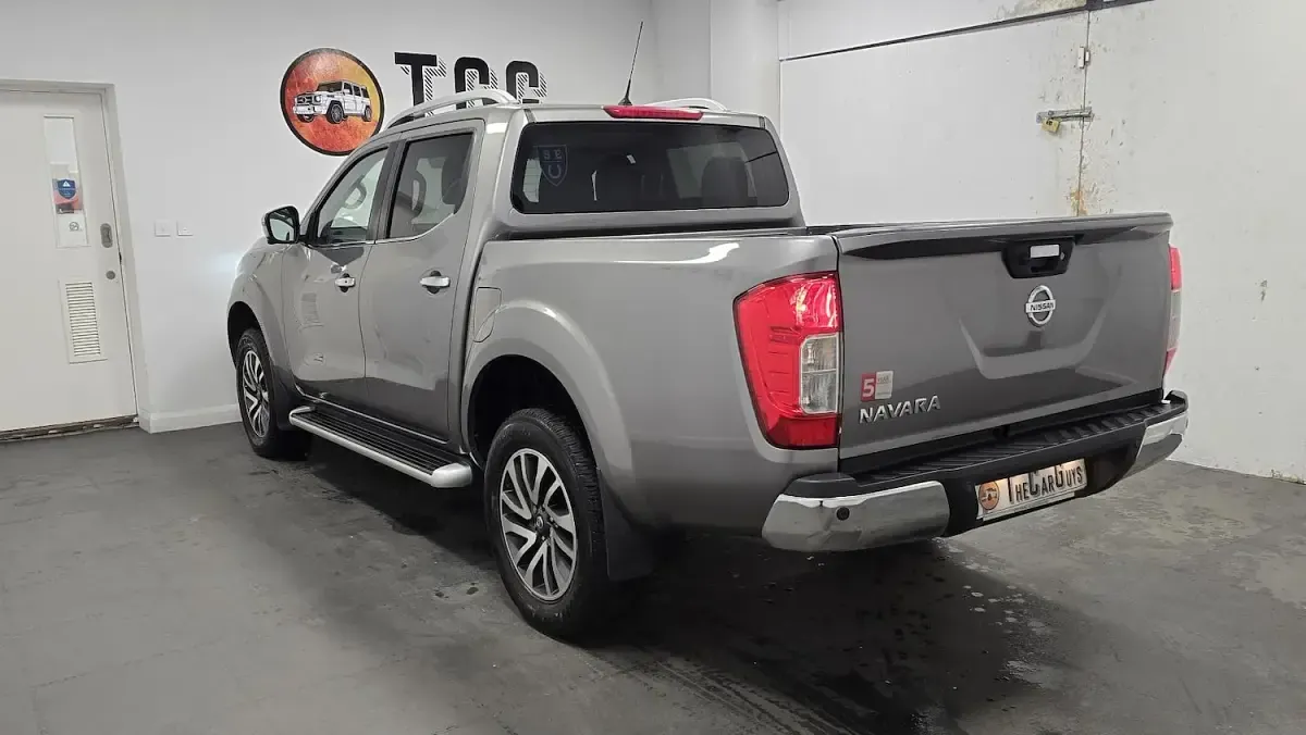 Used Nissan Navara Tekna 2018 Grey Pickup