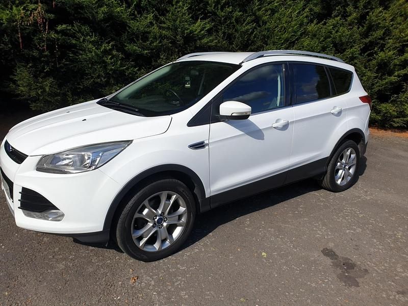Used Ford Kuga Titanium 150 HP (110 kW) 2015 White SUV