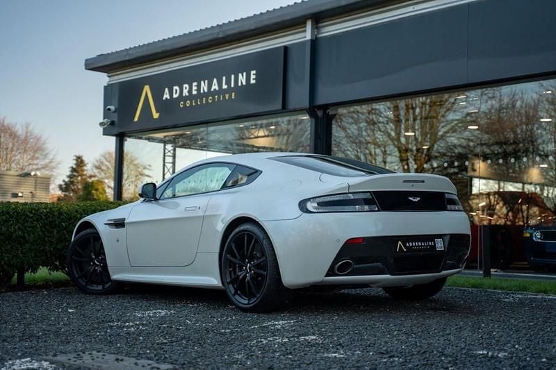 Used Aston Martin V12 Vantage 2010 White Coupe