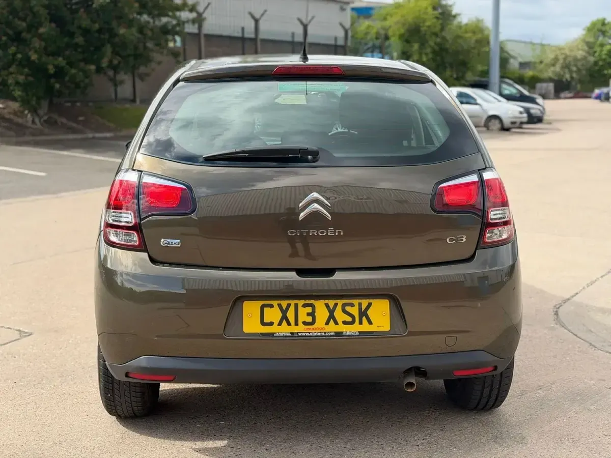 Usado Citroën C3 VTR Sport 68 HP (50 kW) 2013 Castanho Citadino
