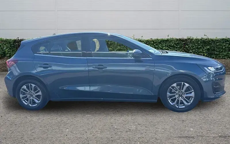 Usado Ford Focus Titanium 125 HP (91 kW) 2023 Azul Citadino