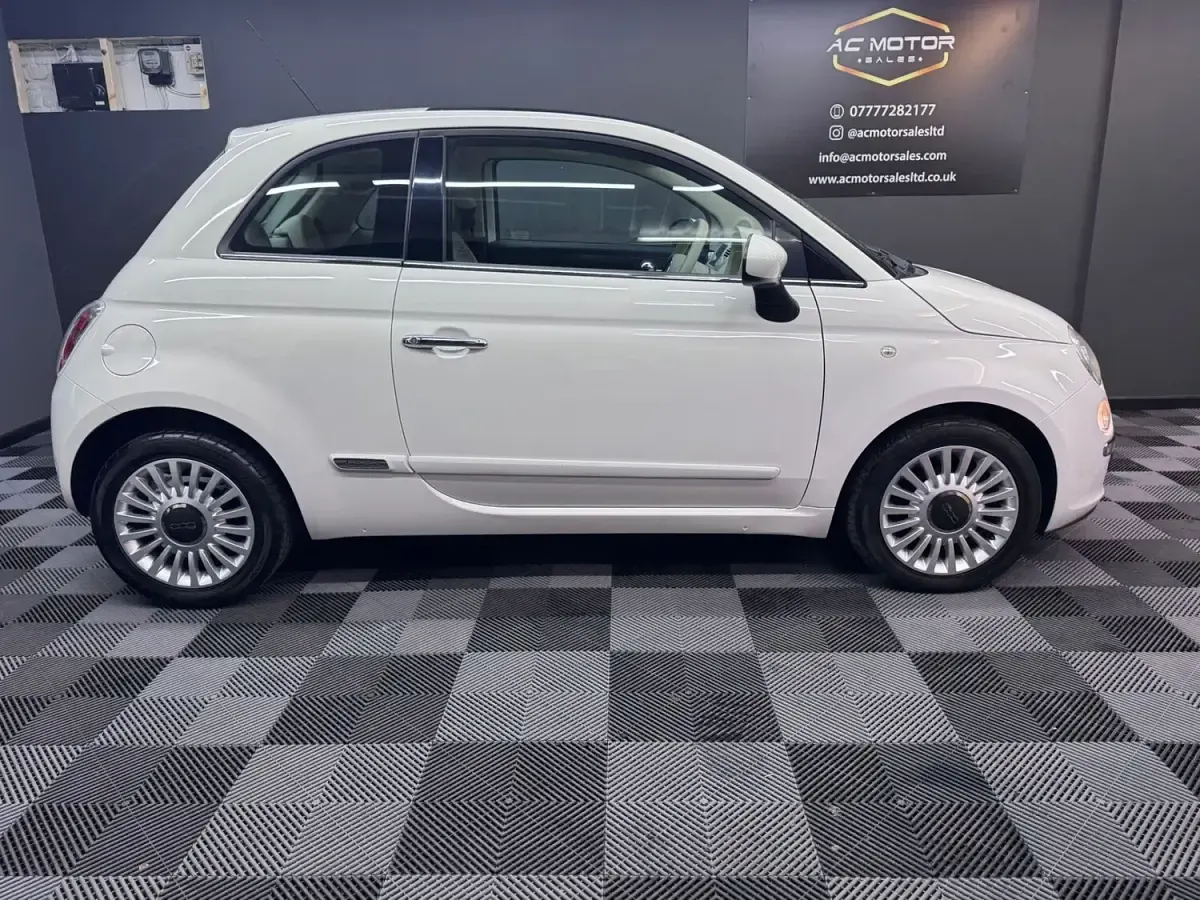 Used Fiat 500 Lounge 69 HP (50 kW) 2010 White Hatchback