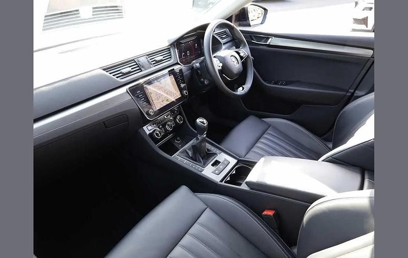 Used Skoda Superb SE L 150 HP (110 kW) 2023 Black magic pearl effect Estate