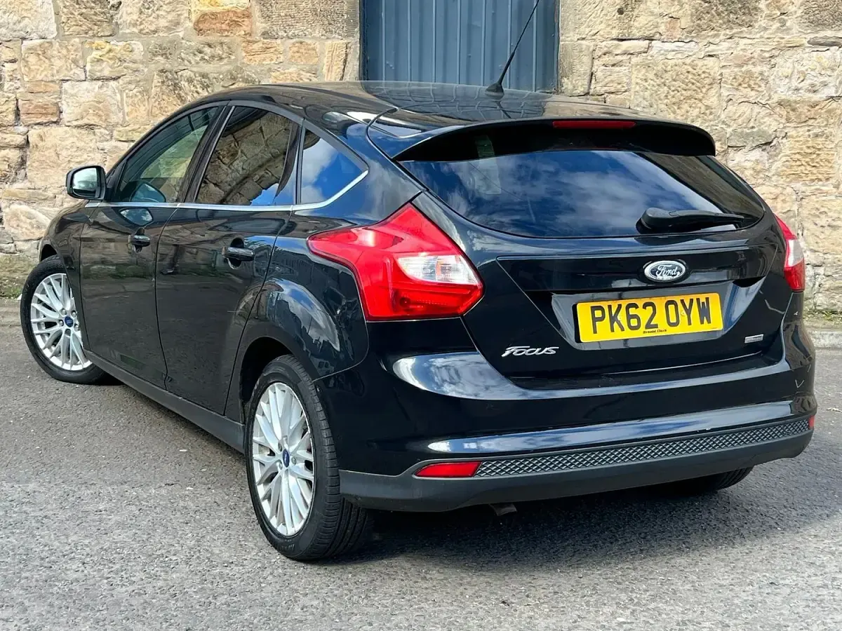 Used Ford Focus Zetec 115 HP (84 kW) 2012 Black Hatchback