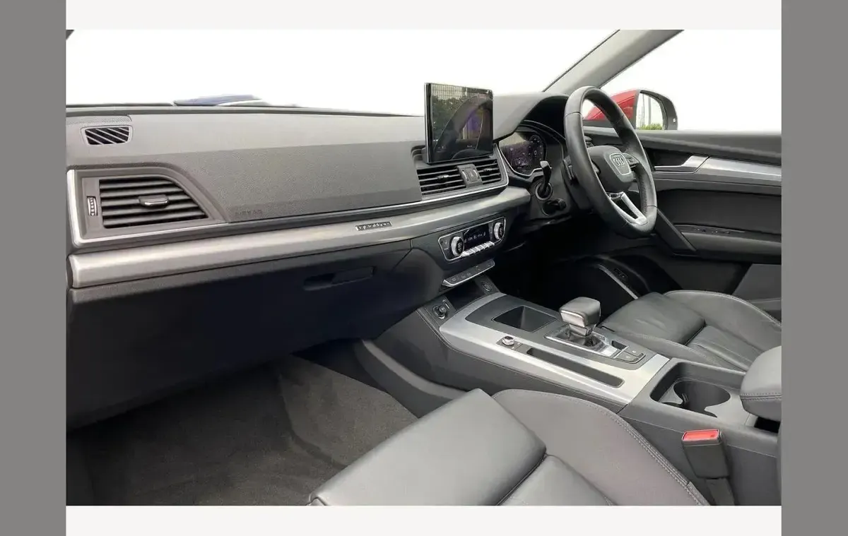 Used Audi Q5 Sport 204 HP (150 kW) 2023 Red SUV
