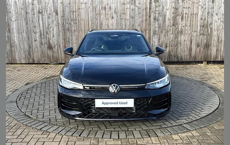 Used VW Passat R-line 272 HP (200 kW) 2025 Black Estate