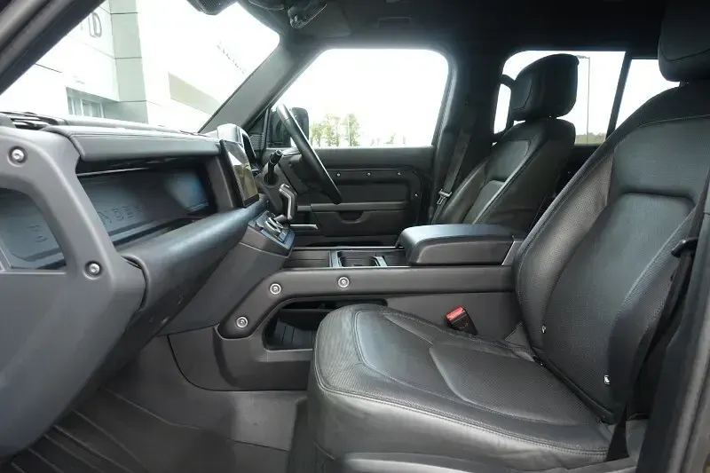 Used Land Rover Defender HSE Dynamic 2024 Black SUV
