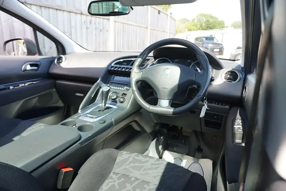 Used Peugeot 3008 112 HP (82 kW) 2011 Grey Estate
