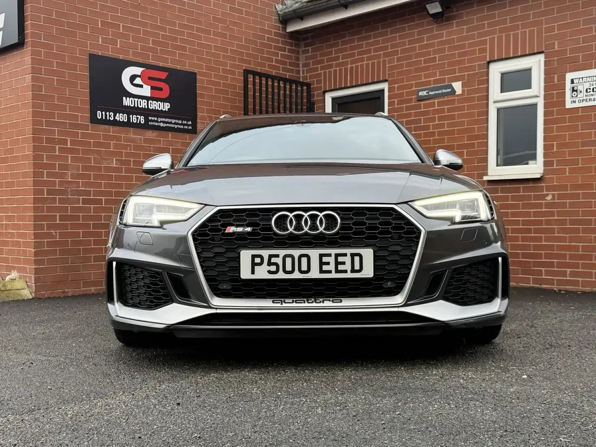 Used Audi RS4 Basis 450 HP (330 kW) 2018 Grey Estate
