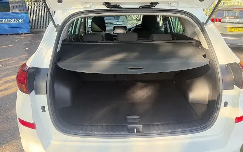 Used Hyundai Tucson SE 132 HP (97 kW) 2021 White SUV