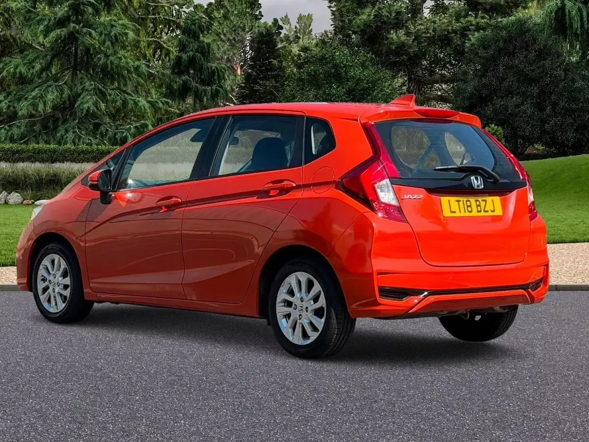 Used Honda Jazz SE 102 HP (75 kW) 2018 Orange Hatchback