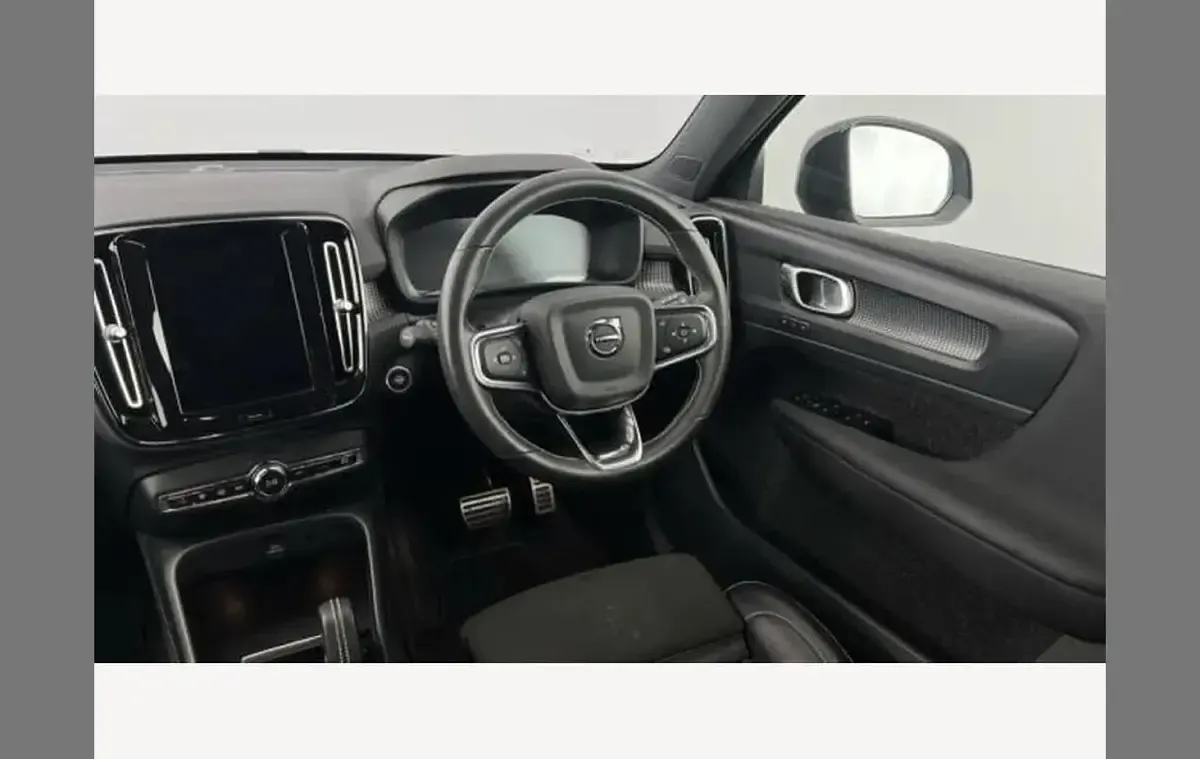 Used Volvo XC40 R-Design Pro 161 HP (118 kW) 2021 Black SUV