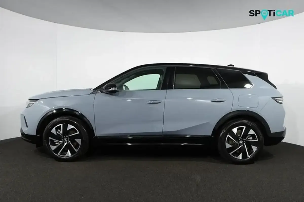 Used Vauxhall Grandland 154 kW (210 HP) 2025 Grey SUV