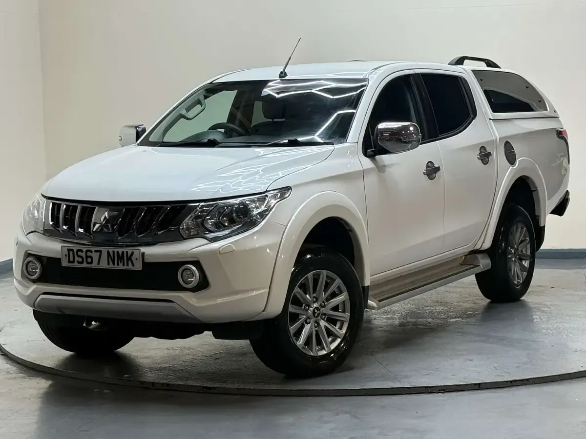 Used Mitsubishi L200 181 HP (133 kW) 2017 White Pickup