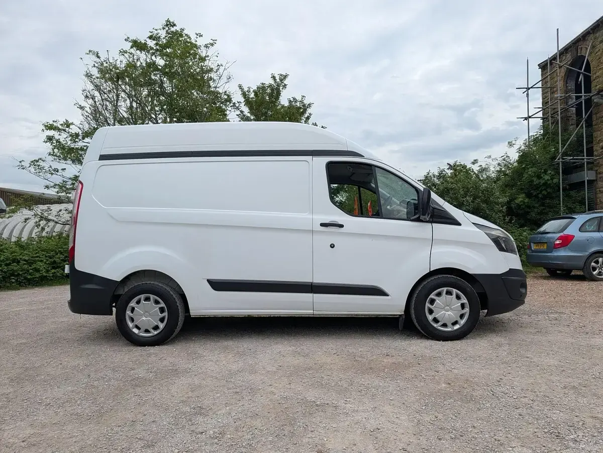 Used Ford Transit Custom 105 HP (77 kW) 2016 White Van