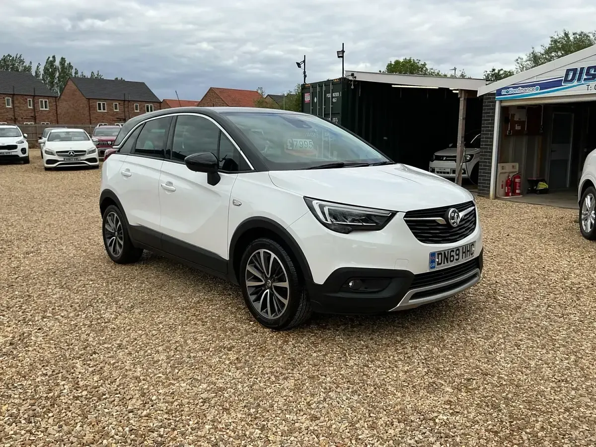 Used Vauxhall Crossland X Elite 83 HP (61 kW) 2019 White SUV