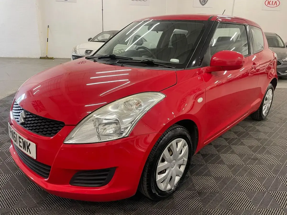 Used Suzuki Swift 94 HP (69 kW) 2011 Red Hatchback