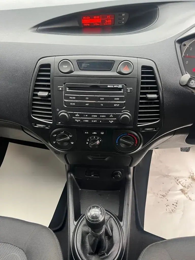 Używany Hyundai i20 Classic 78 KM (57 kW) 2009 Czarny Hatchback