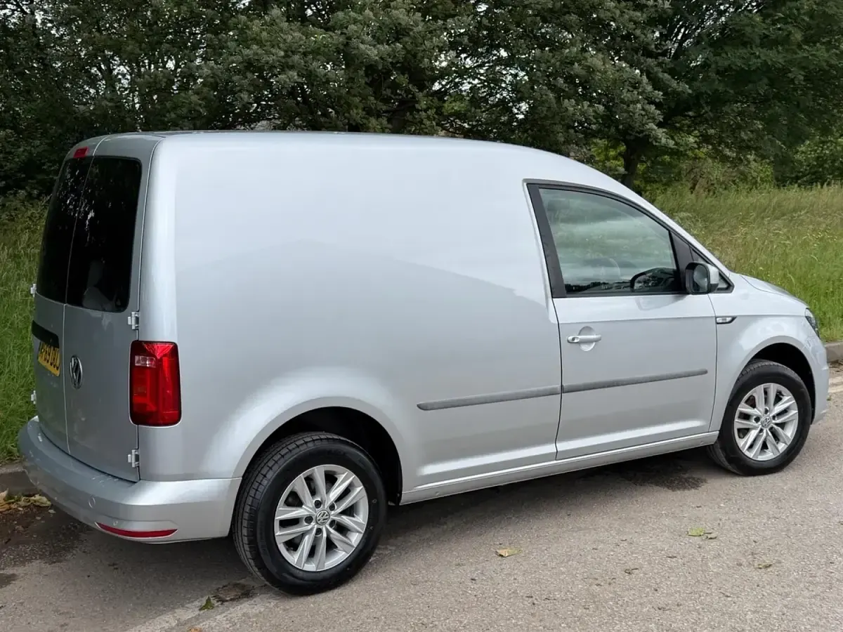 Used VW Caddy Highline 102 HP (75 kW) 2019 Silver MPV