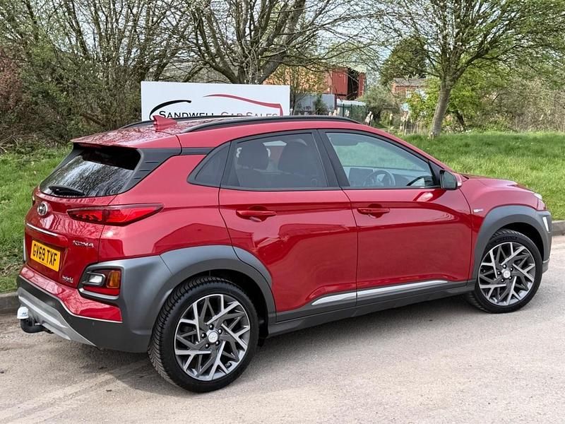 Second-hand Hyundai Kona Premium SE 141 CP (103 kW) 2020 Roșu SUV