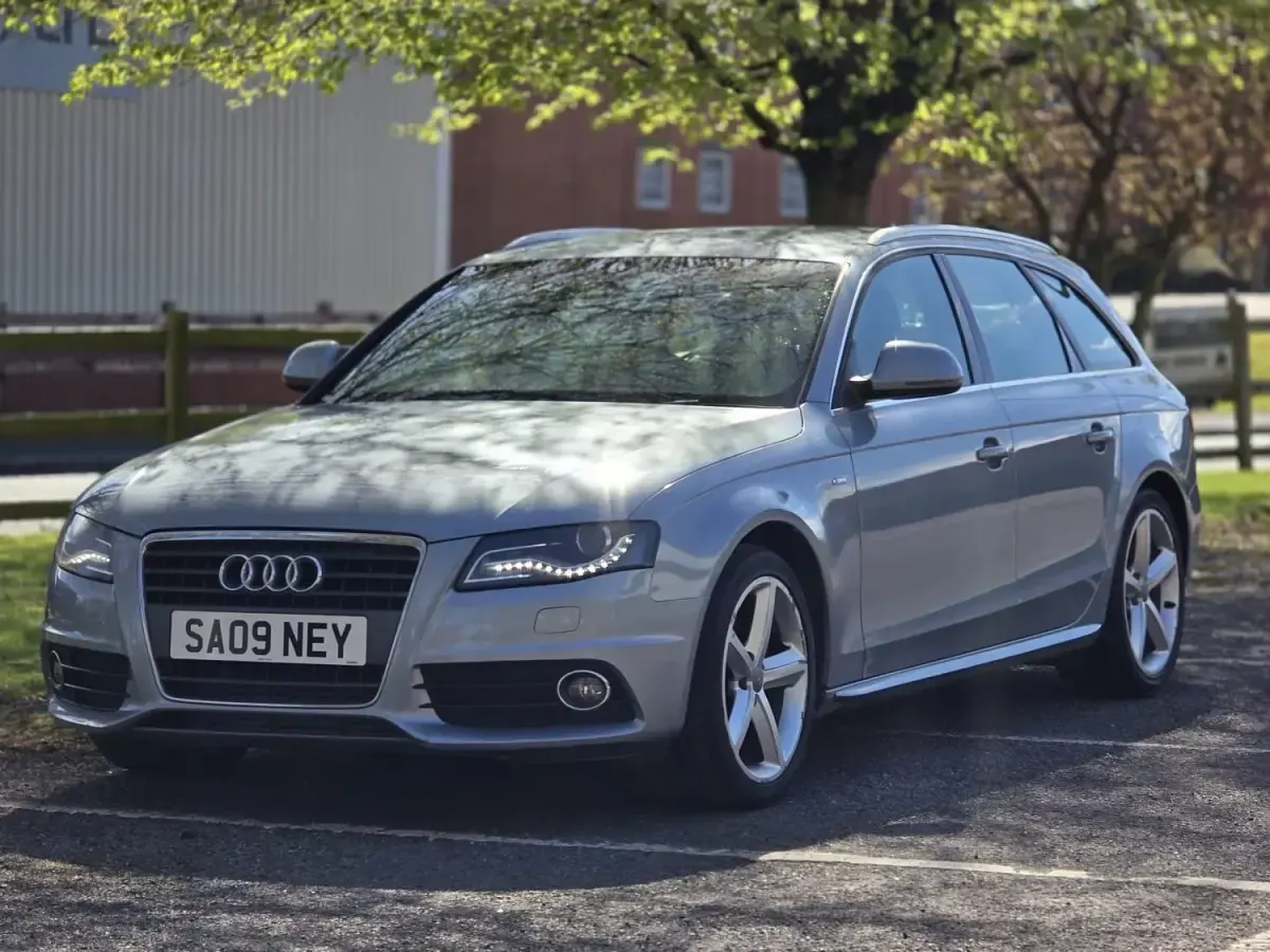Begagnad Audi A4 S-Line 143 HK (105 kW) 2009 Silver Kombi