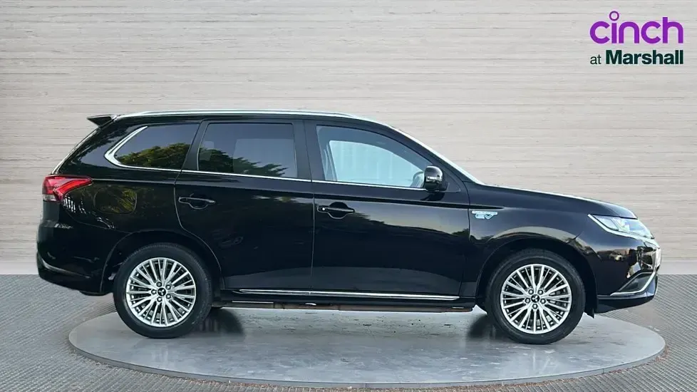 Used Mitsubishi Outlander P-HEV 224 HP (164 kW) 2020 Black SUV