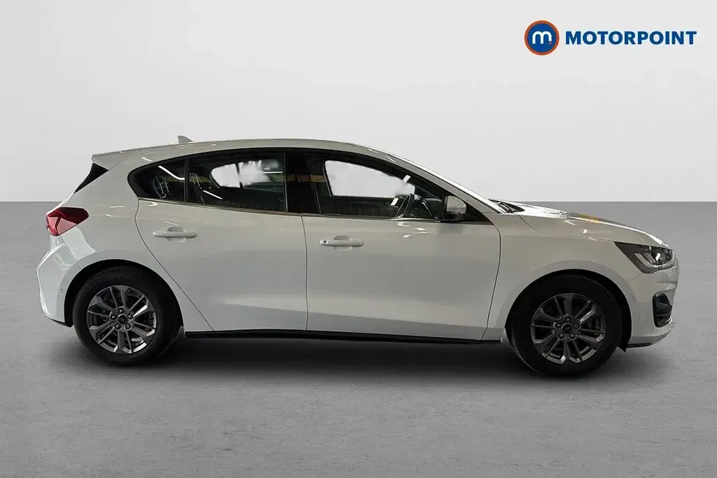 Used Ford Focus Titanium 125 HP (91 kW) 2023 White Hatchback