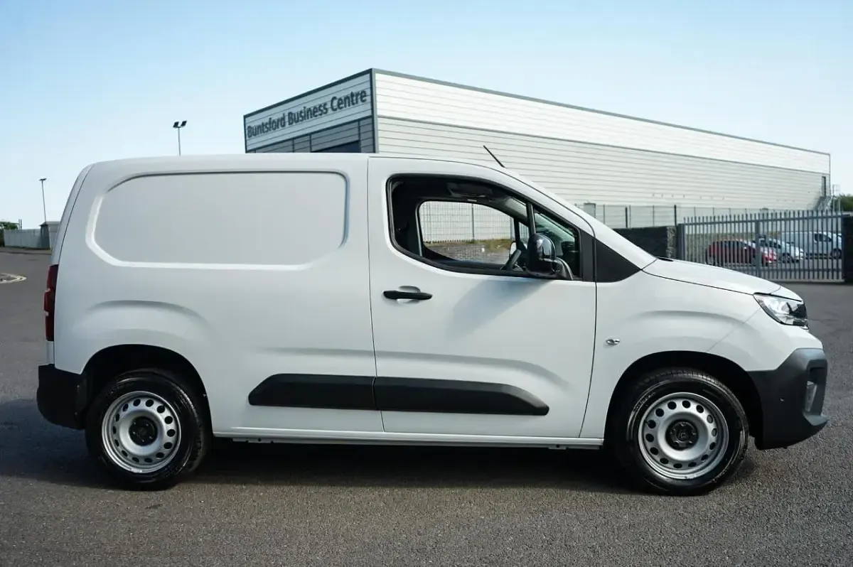 Second-hand Peugeot Partner S 101 CP (74 kW) 2026 Alb Monovolum