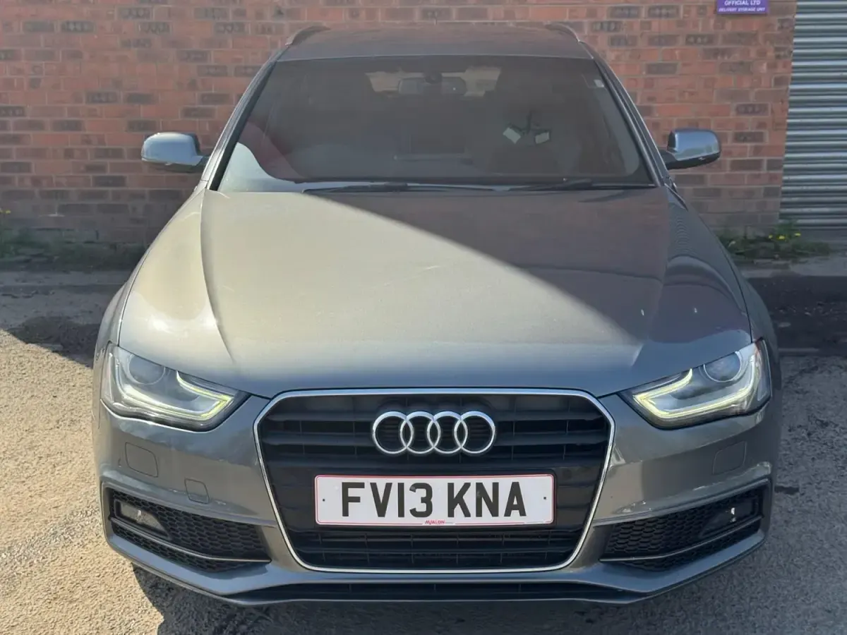 Usado Audi A4 S-Line 143 HP (105 kW) 2013 Cinzento Carrinha
