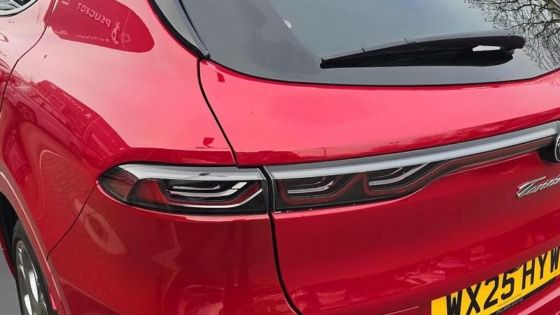Used Alfa Romeo Tonale 158 HP (116 kW) 2025 Red SUV