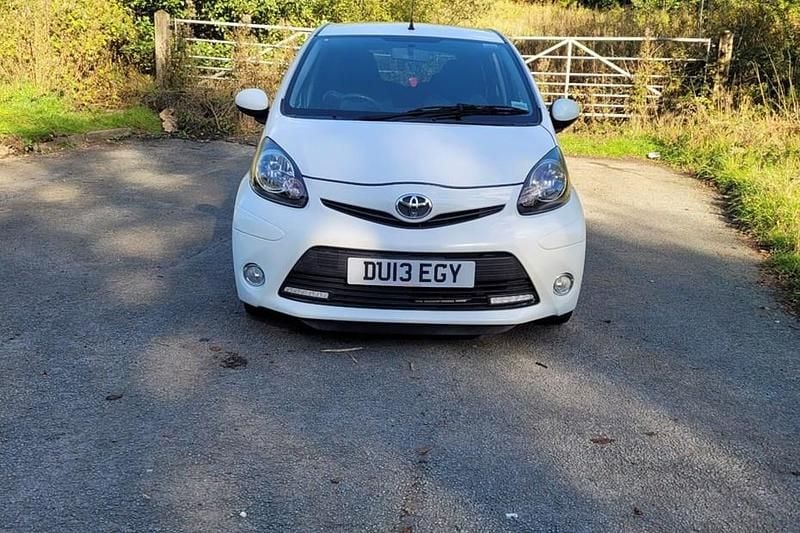 White Used 2013 Toyota Aygo Hatchback | £4,295 (Fair price) - Image 1/1