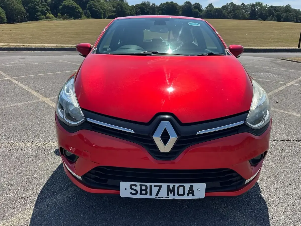 Used Renault Clio Dynamique 75 HP (55 kW) 2017 Red Hatchback