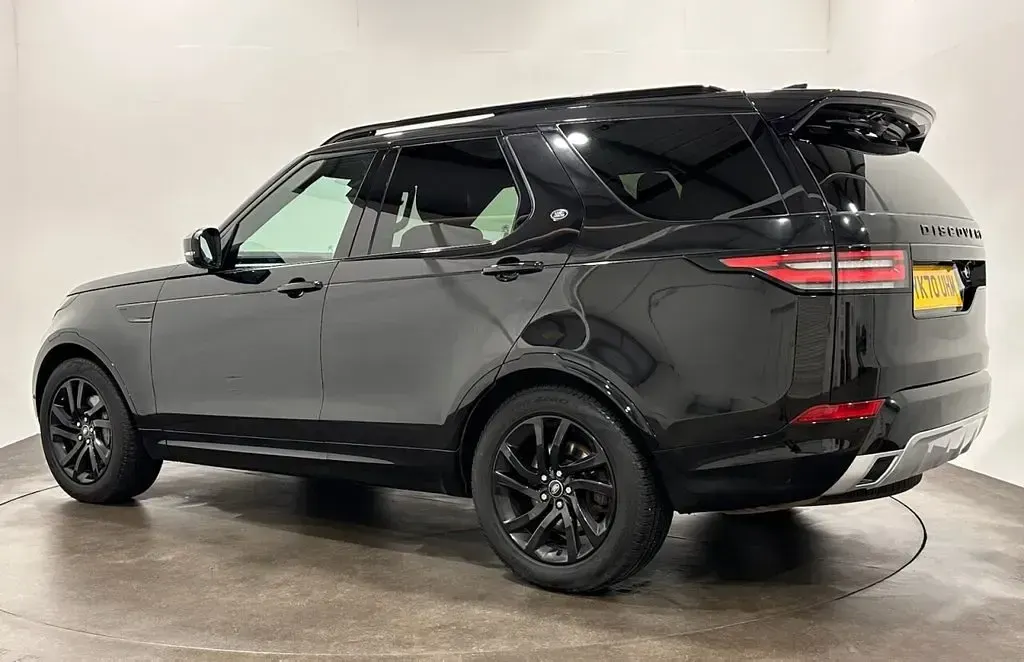 Used Land Rover Discovery Landmark 306 HP (225 kW) 2020 Black SUV